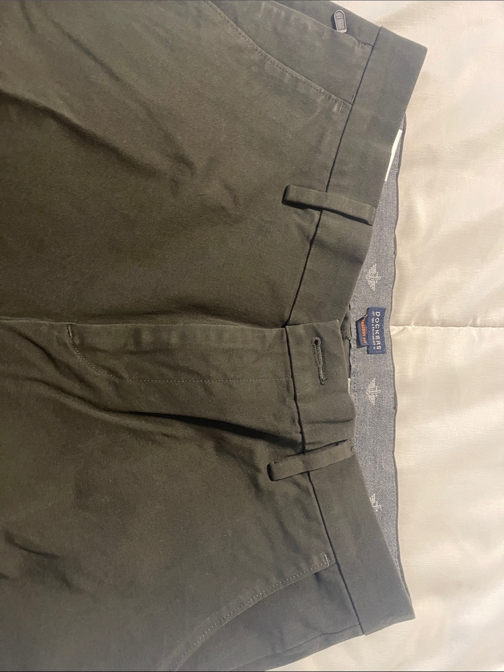 Dockers Men's Dark Olive Straight Chinos